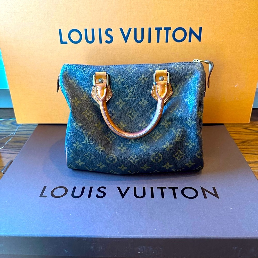 Authentic Louis Vuitton Speedy 25 bag